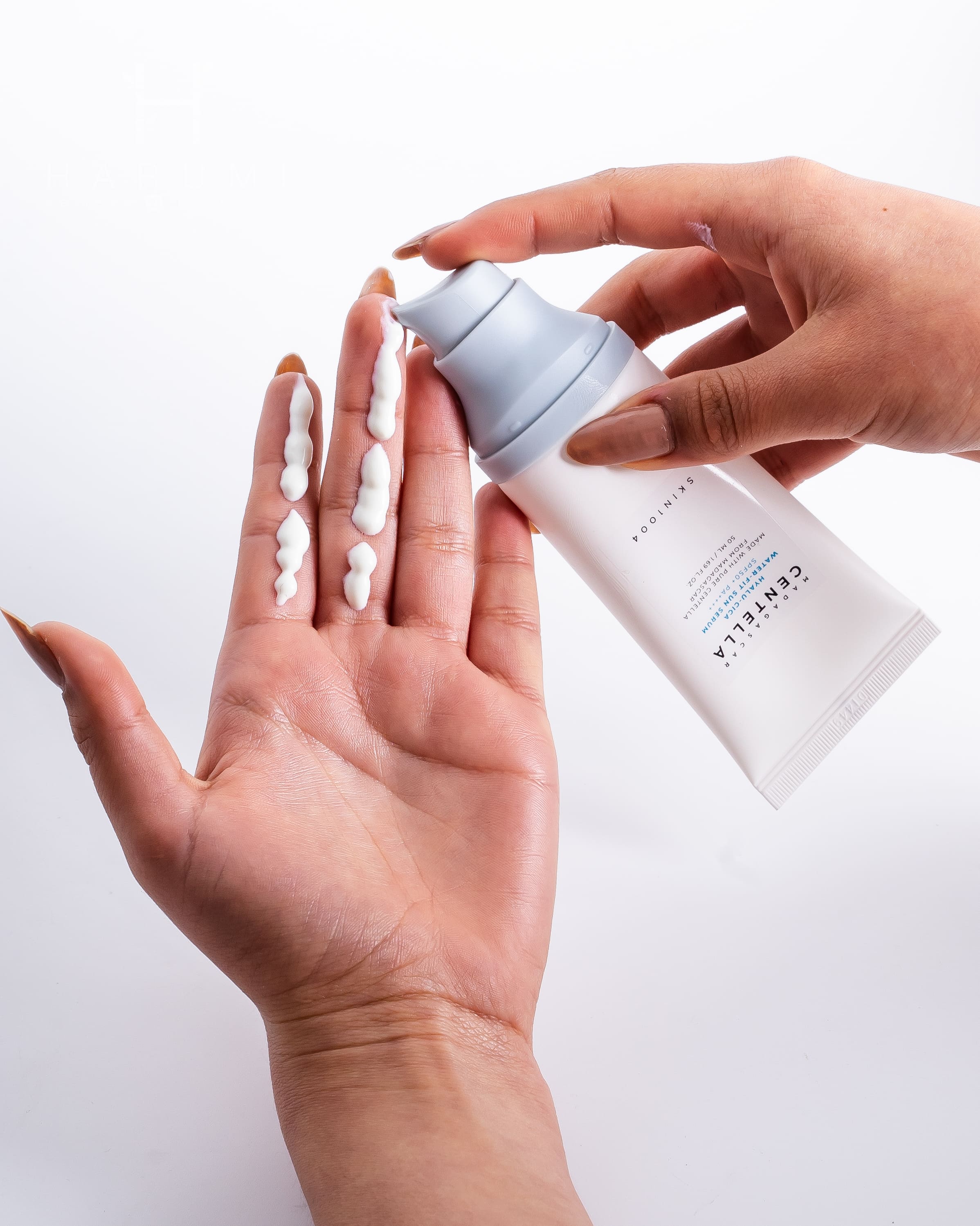 Skin1004 Madagascar Centella Hyalu-Cica Water-Fit Sun Serum