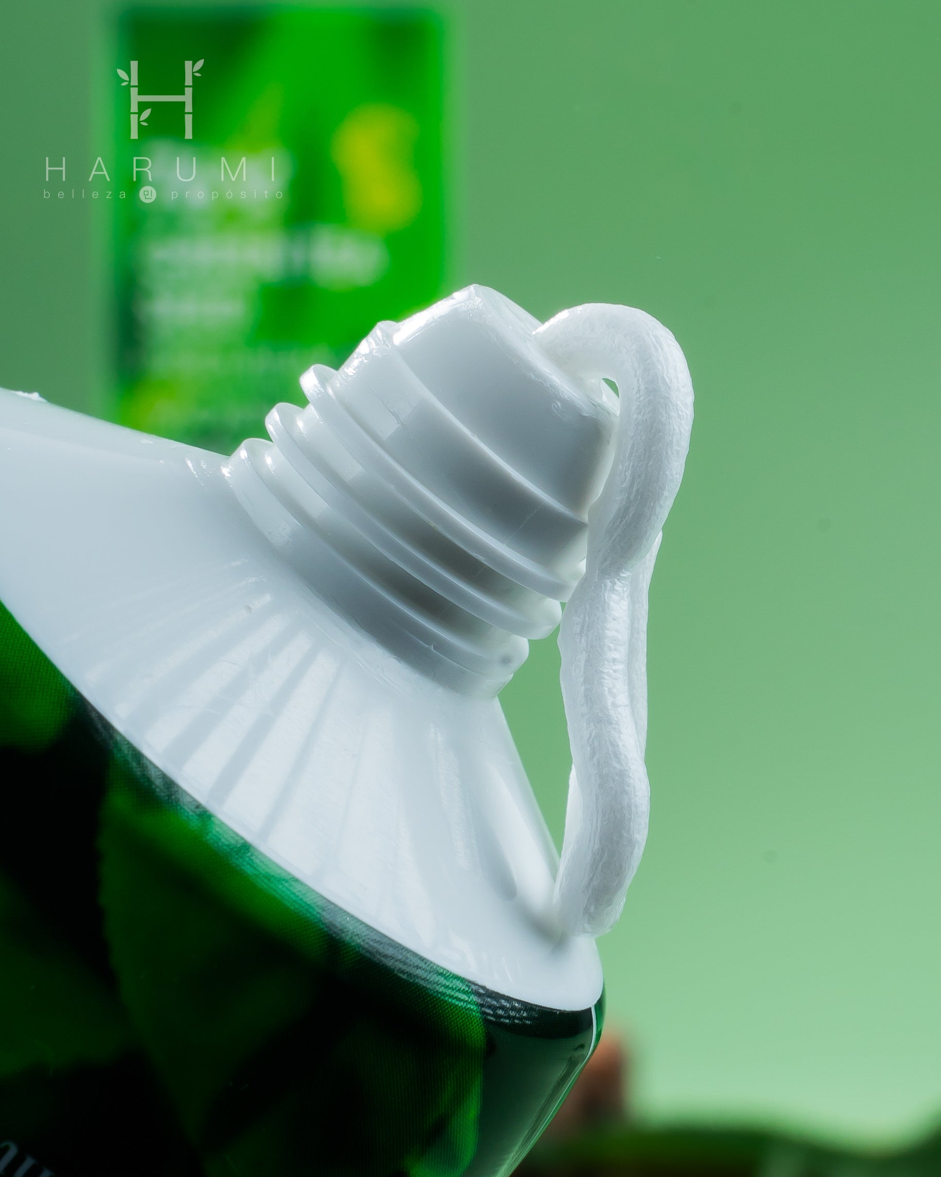 FarmStay 76 Green Tea Seed Premium Moisture Foam Cleansing