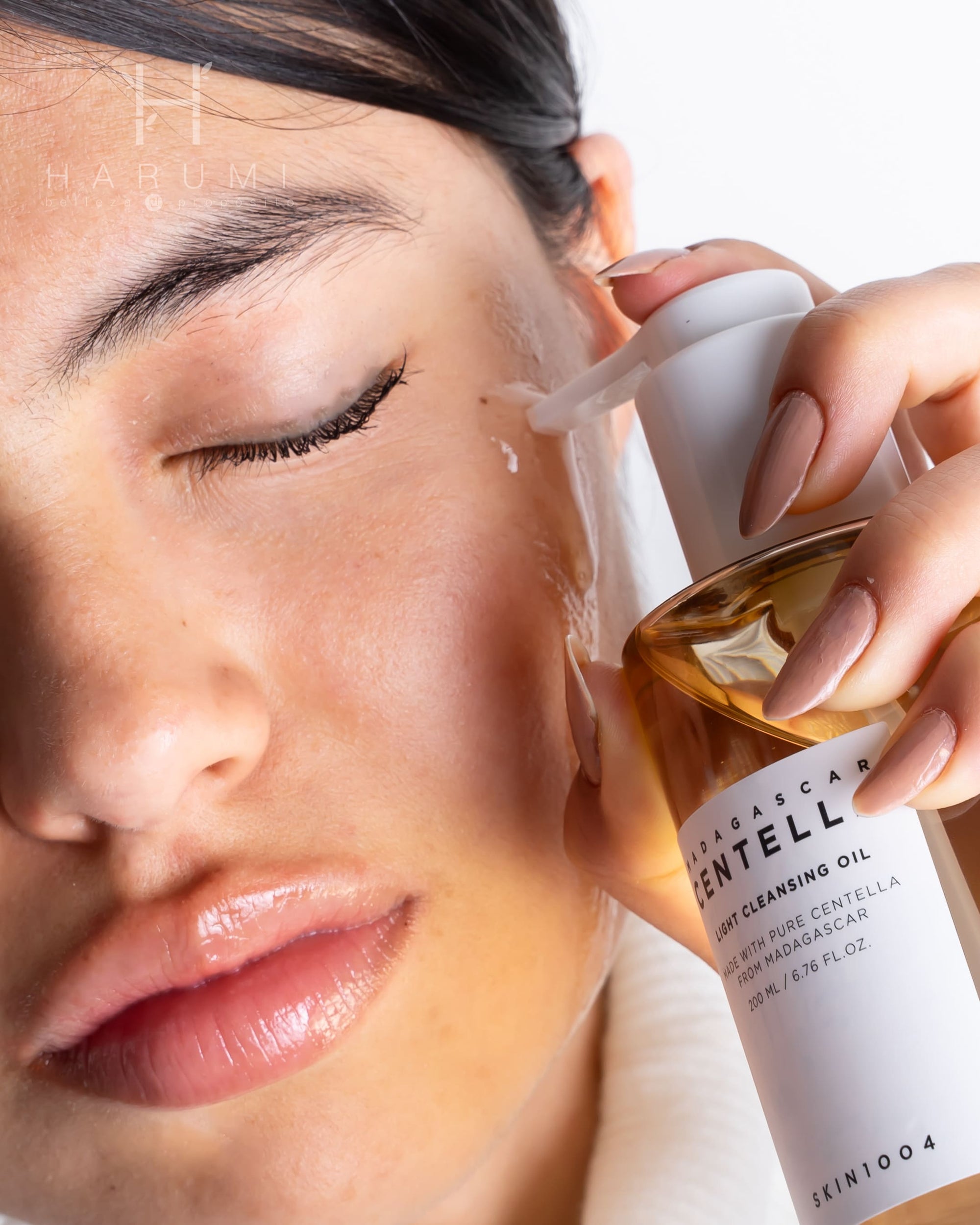 Skin1004 Madagascar Centella Light Cleansing Oil