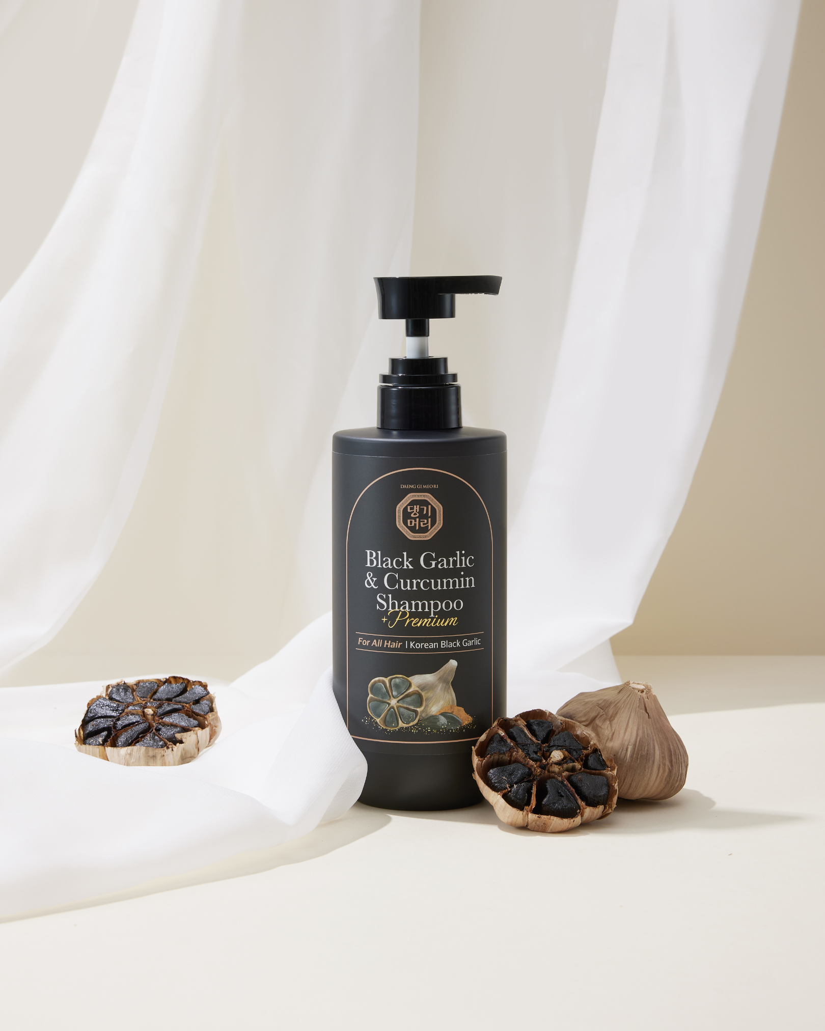 Daeng Gi Meo Ri Black Garlic & Curcumin Shampoo