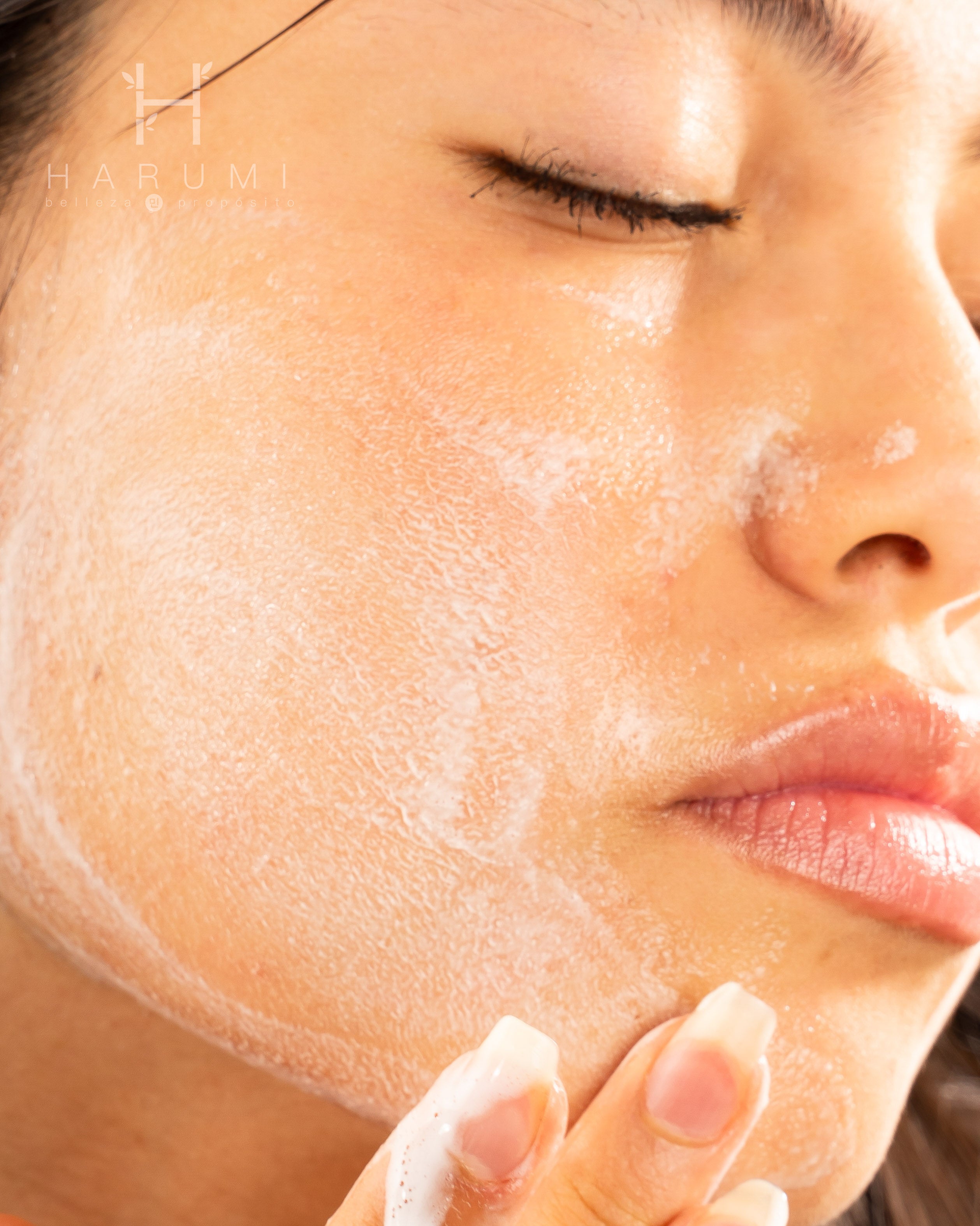 Maxclinic Rose Vitamin Brightening Oil Foam