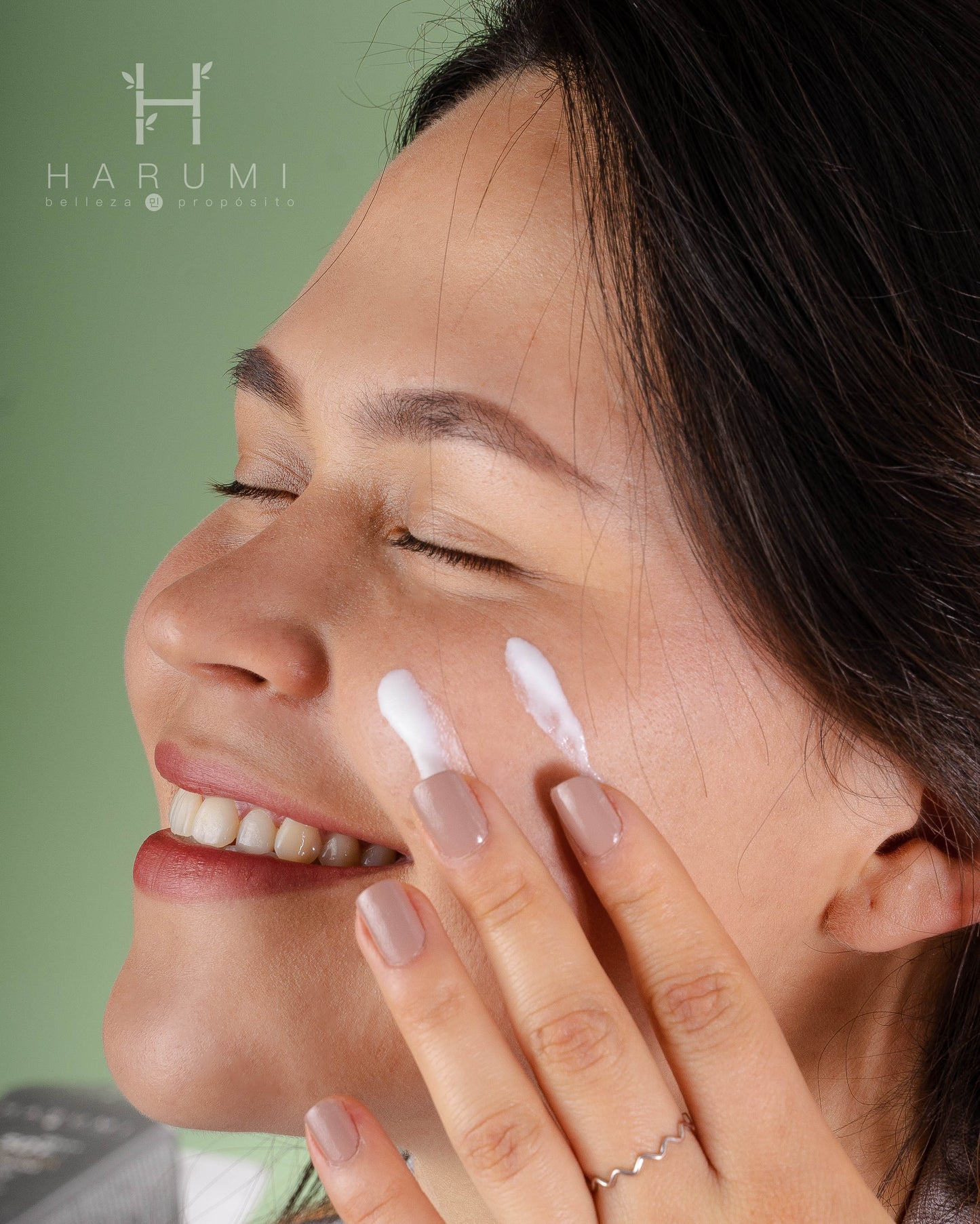 Harumi Ginseng Aqua Sun Cream SPF50 Skincare maquillaje productos de belleza coreanos en Colombia kbeauty