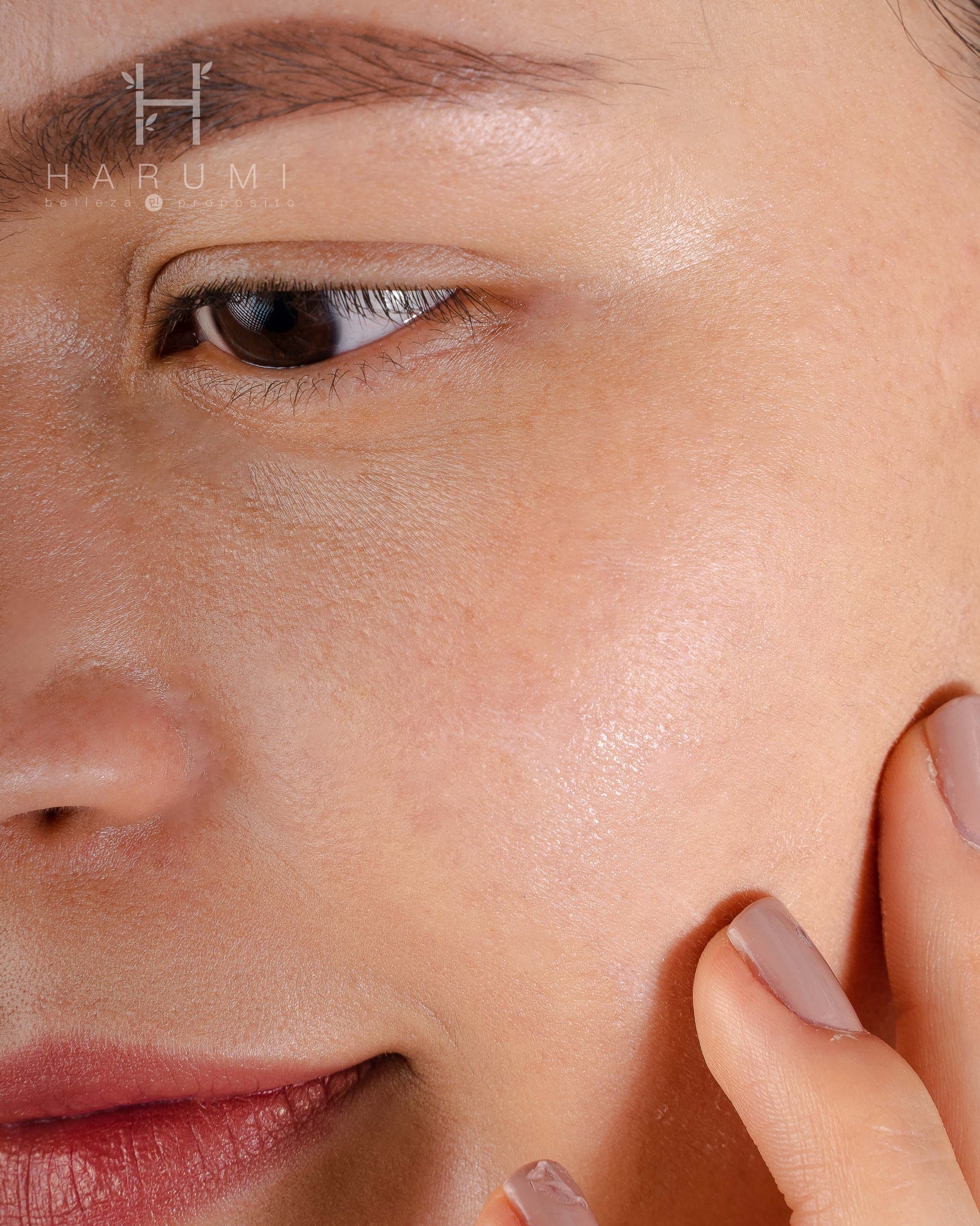 Harumi Ginseng Aqua Sun Cream SPF50 Skincare maquillaje productos de belleza coreanos en Colombia kbeauty